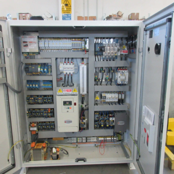 Quadro elettrico di comando per elettromagnete dettaglio interno